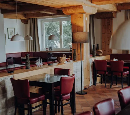 8 - 02_RESTAURANT_FOTOKARUSSELLMELANIE_RAMONA_HINT