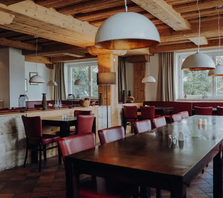 6 - 02_RESTAURANT_FOTOKARUSSELLMELANIE_RAMONA_HINT