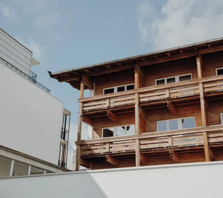 16 - 01_OUTDOOR_FOTOKARUSSELLMELANIE_RAMONA_HINTNE