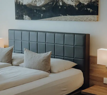 1 - 10_ZIMMER_402_FOTOKARUSSELLMELANIE_RAMONA_HINT